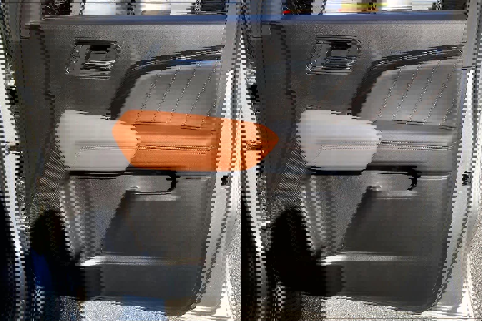 Used 2024 GMC Canyon AT4 w/ Canyon Safety Plus Package image 22