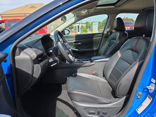 Used 2022 Nissan Sentra SR w/ SR Premium Package FWD image 10