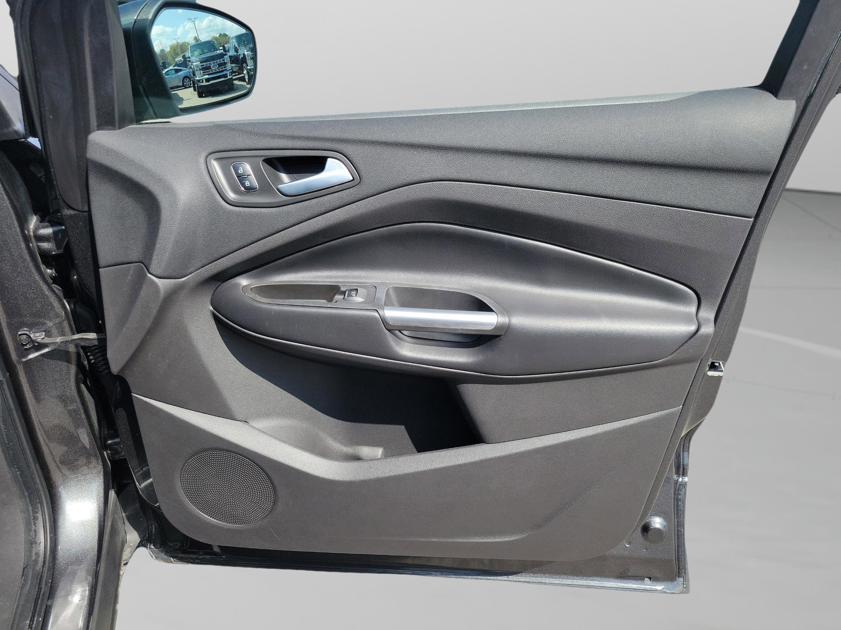 Certified 2019 Ford Escape Titanium image 29