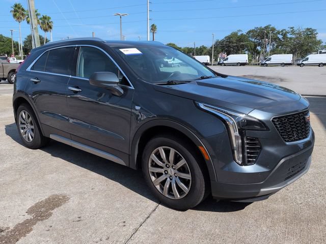 Used 2019 Cadillac XT4 Premium Luxury FWD image 2