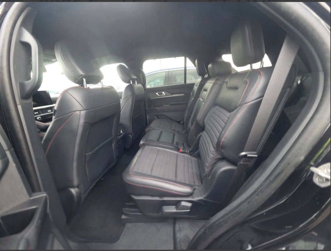 Certified 2025 Ford Explorer ST-Line w/ Premium Package AWD/4WD image 6