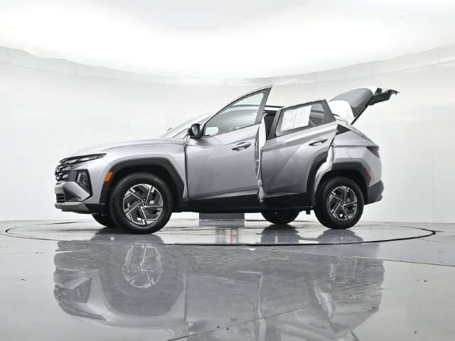 Used 2025 Hyundai Tucson Blue AWD/4WD image 53