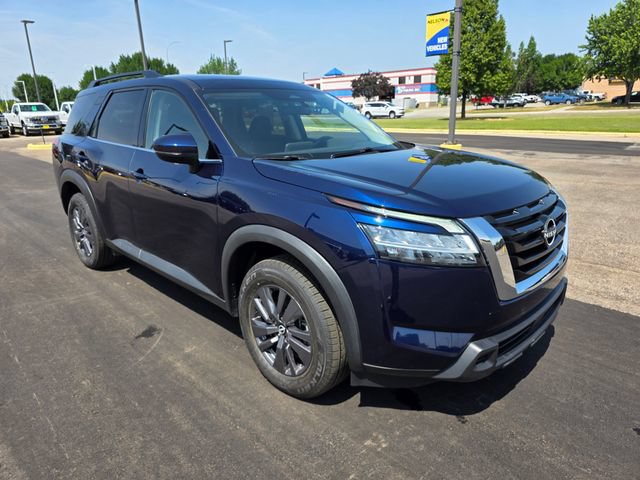 Used 2022 Nissan Pathfinder SV AWD/4WD image 5