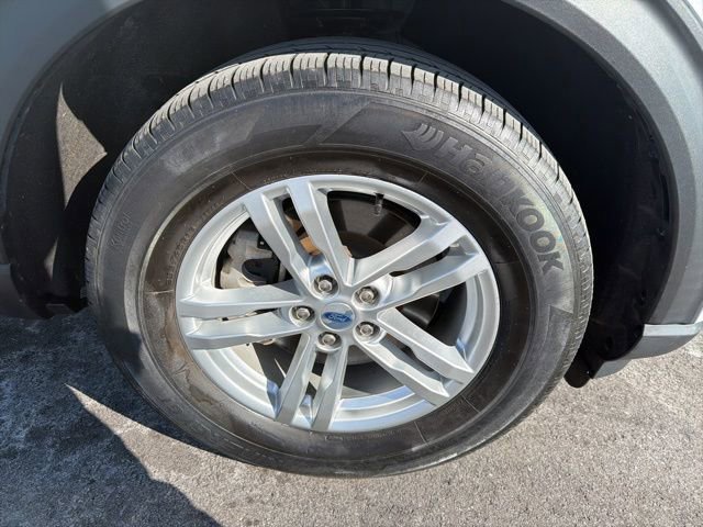 Certified 2022 Ford Explorer XLT w/ Equipment Group 202A image 7