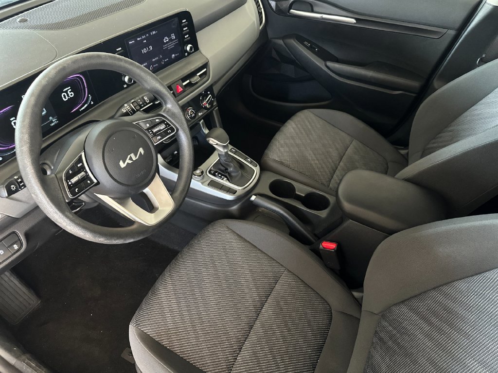 Used 2024 Kia Seltos LX AWD/4WD image 9