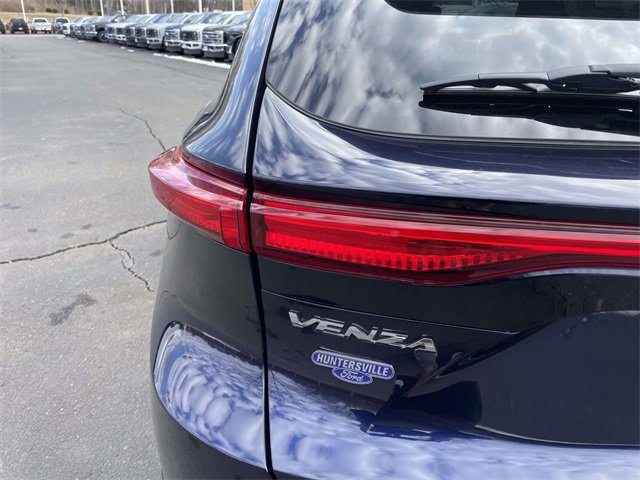 Used 2021 Toyota Venza LE image 31