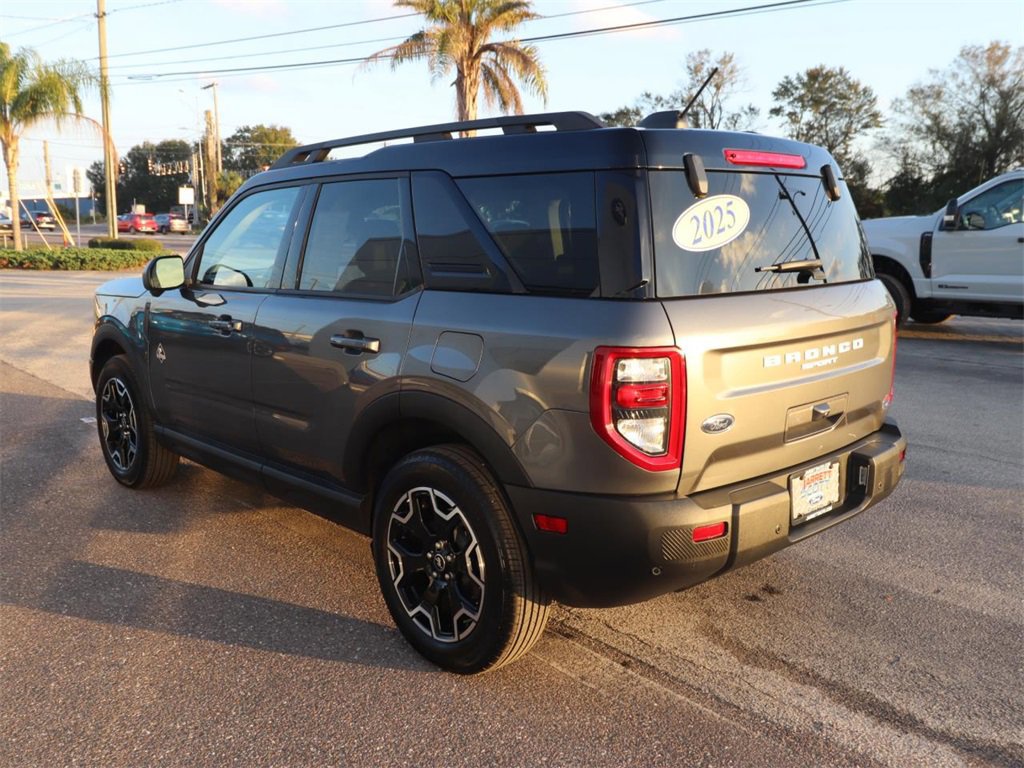 Certified 2025 Ford Bronco Sport Outer Banks w/ Outer Banks Tech Package+ image 3