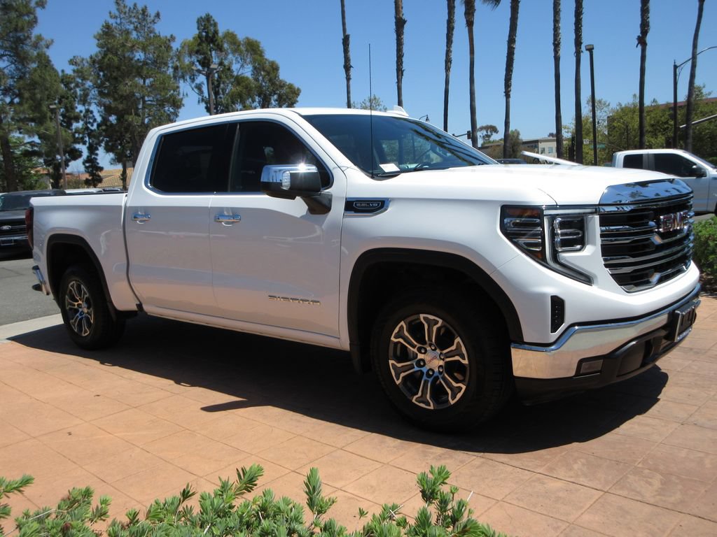 Used 2025 GMC Sierra 1500 SLT RWD image 6