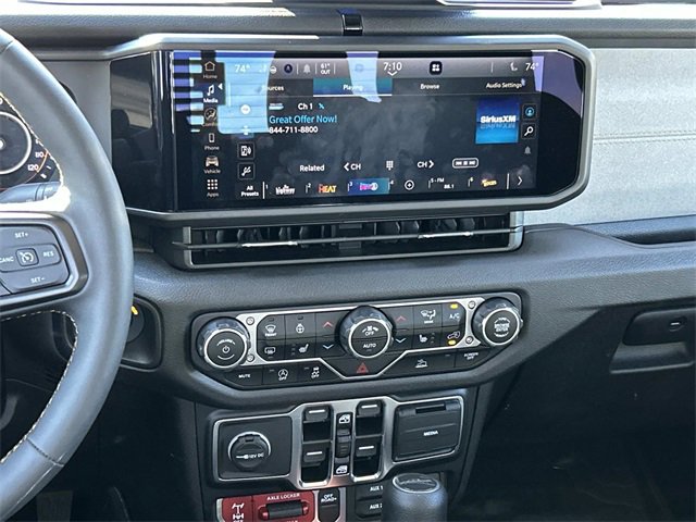 Used 2024 Jeep Gladiator Sport image 16