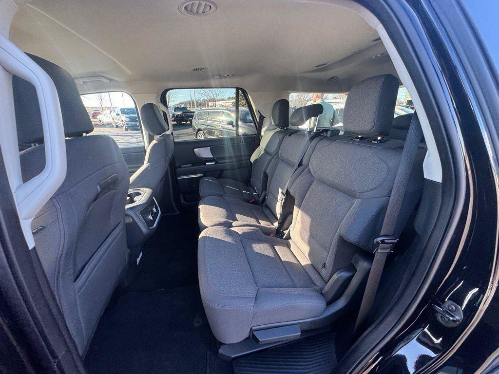 Certified 2025 Ford Expedition Active AWD/4WD image 14