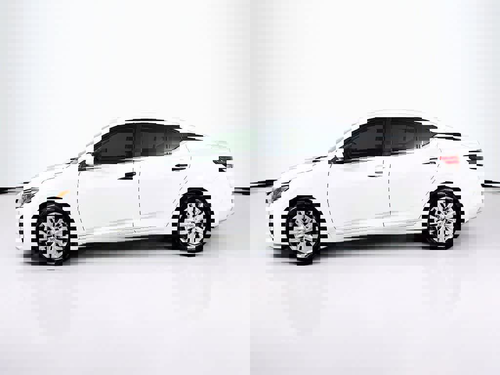 Used 2024 Nissan Sentra S image 2