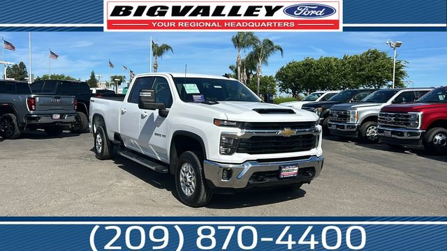 Used 2025 Chevrolet Silverado 2500 LT w/ Convenience Package AWD/4WD image 1
