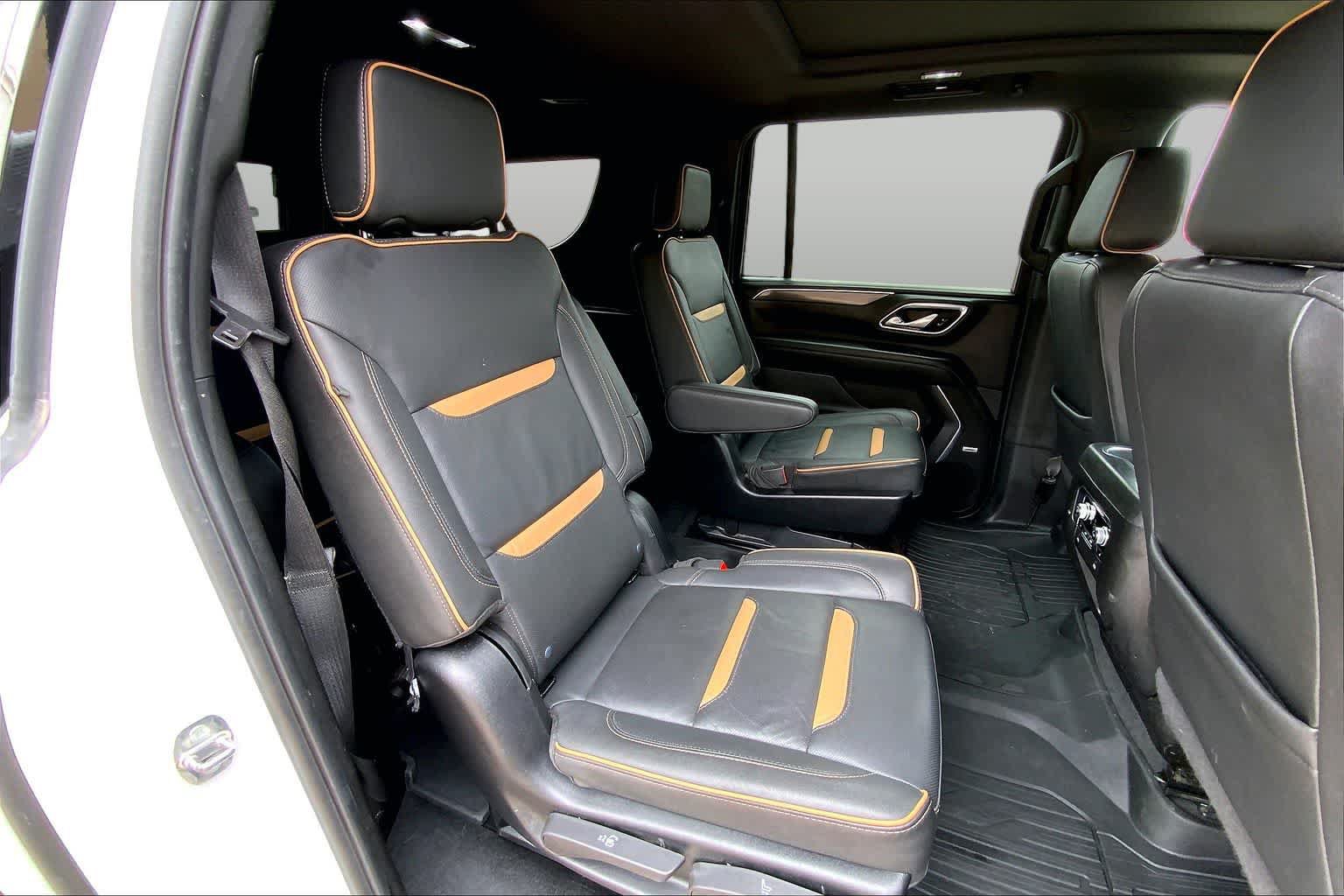 Used 2024 GMC Yukon XL AT4 w/ AT4 Premium Plus Package AWD/4WD image 20