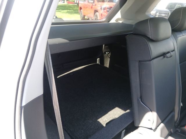 Used 2021 Volkswagen Tiguan SE AWD/4WD image 46