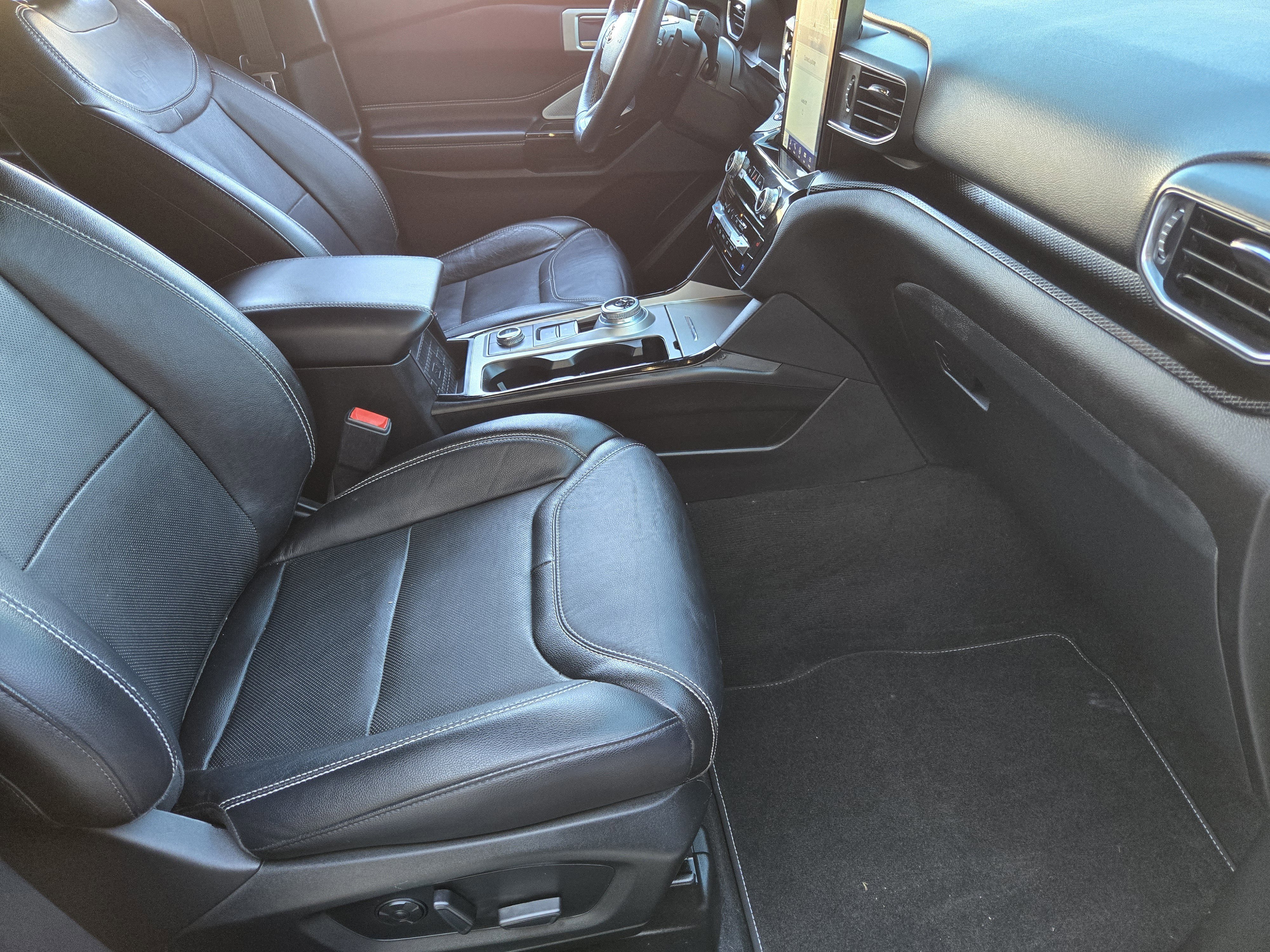 Certified 2022 Ford Explorer ST w/ Equipment Group 401A image 10