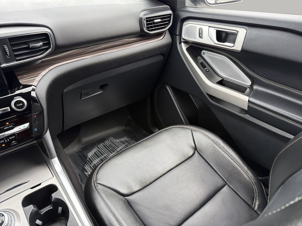 Certified 2023 Ford Explorer Limited w/ Limited Technology Package RWD image 17