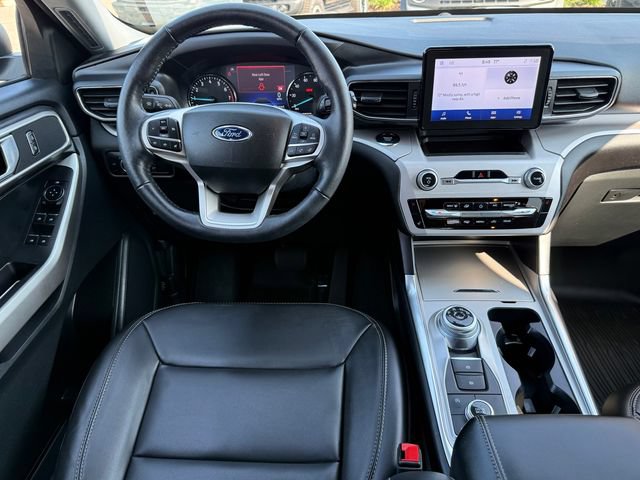Certified 2023 Ford Explorer XLT w/ Equipment Group 202A AWD/4WD image 9
