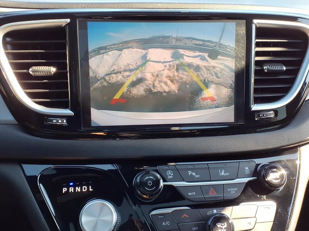 Used 2025 Chrysler Pacifica Limited image 17