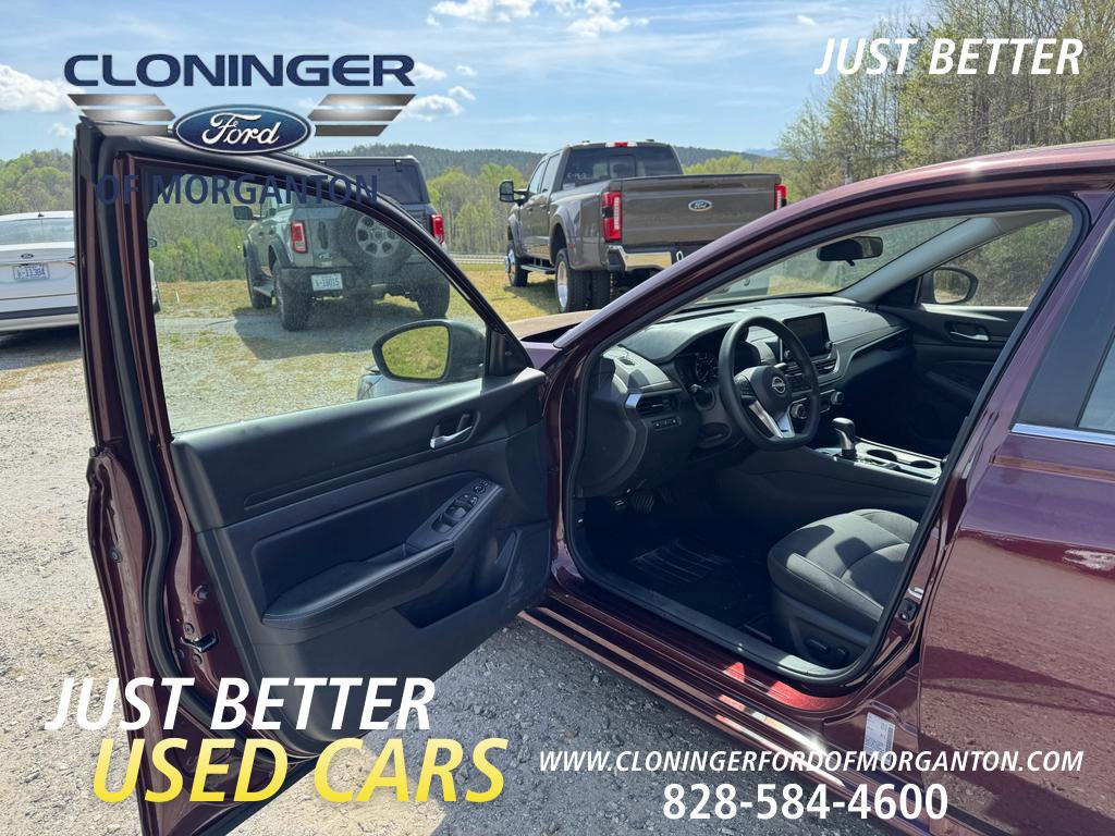 Used 2025 Nissan Altima 2.5 SV FWD image 11