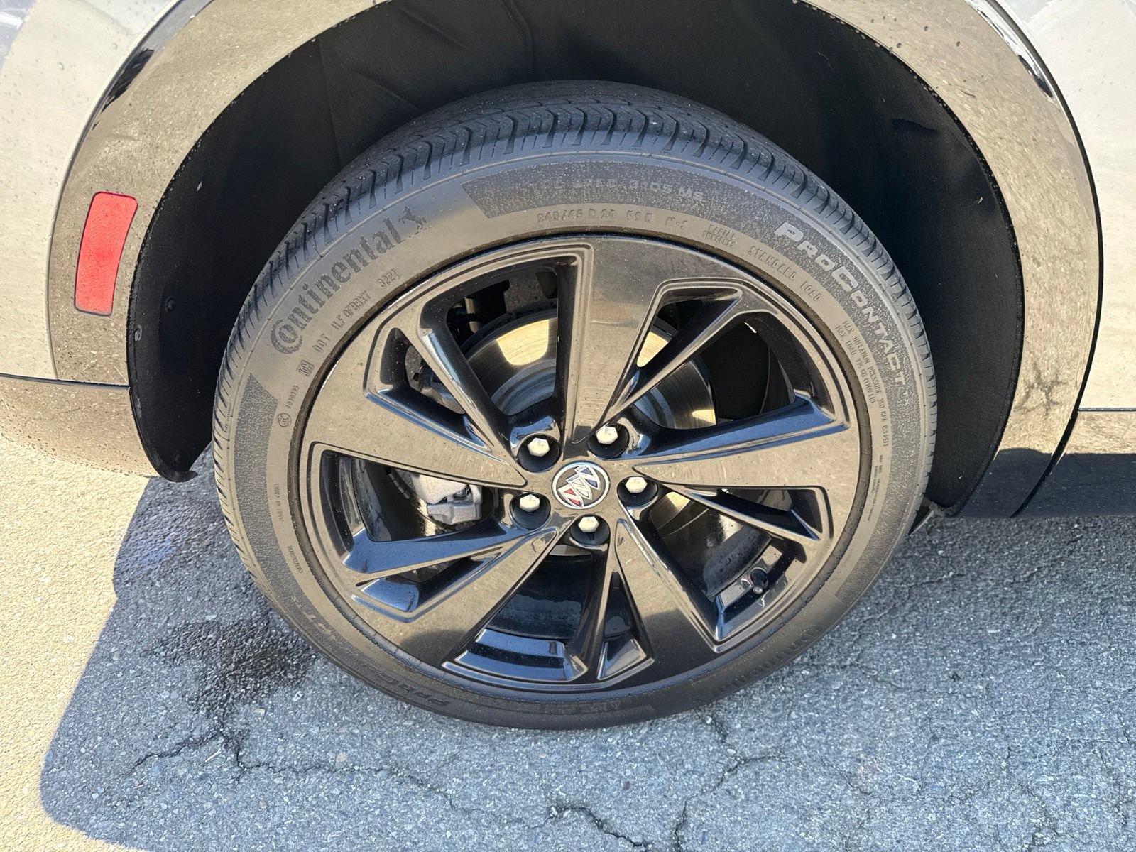 Used 2022 Buick Envision Essence w/ Sport Touring Package FWD image 17