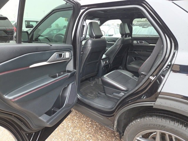 Certified 2025 Ford Explorer ST image 46