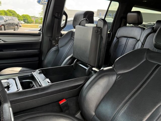 Used 2024 Jeep Wagoneer Series II AWD/4WD image 33