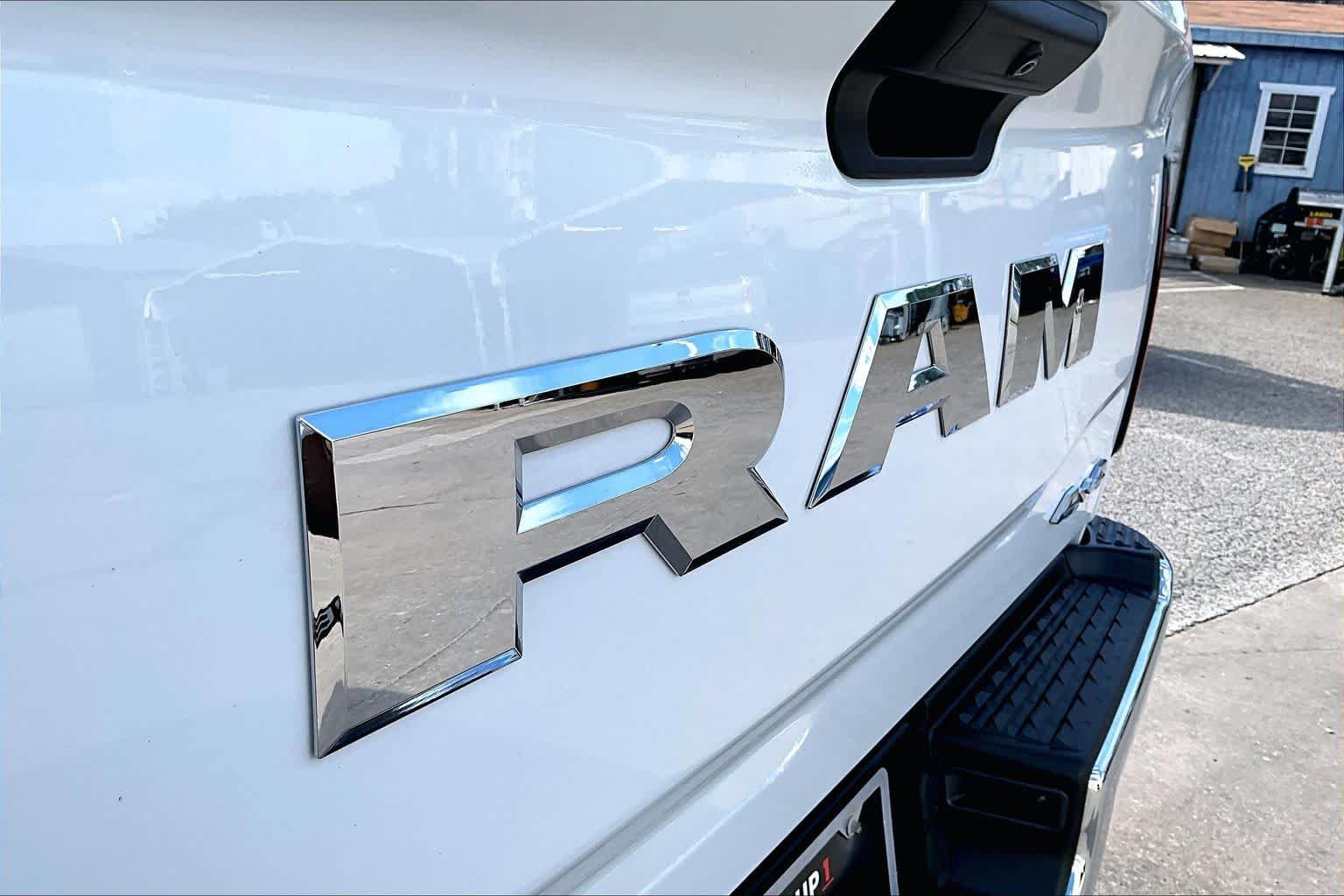 Used 2026 RAM 2500 Tradesman w/ Chrome Appearance Group AWD/4WD image 31