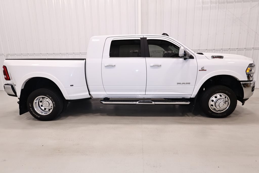 Used 2022 RAM 3500 Laramie AWD/4WD image 2