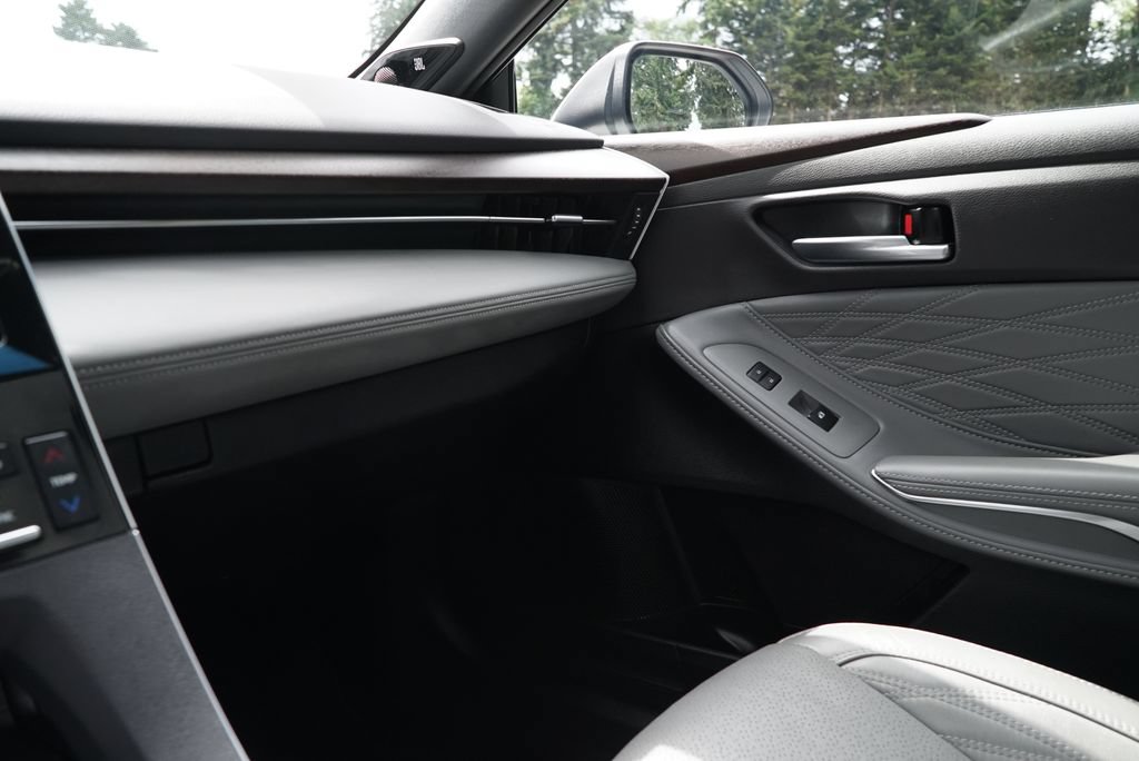 Used 2022 Toyota Avalon Limited w/ Advanced Safety Package FWD image 27