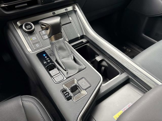 Used 2025 Lexus GX 550 w/ Accessory Package (2T) AWD/4WD image 35