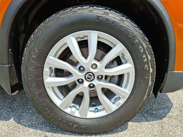 Used 2018 Nissan Rogue SV AWD/4WD image 8