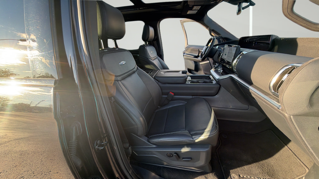Certified 2025 Ford Expedition Max Platinum w/ Stealth Appearance Package AWD/4WD image 29