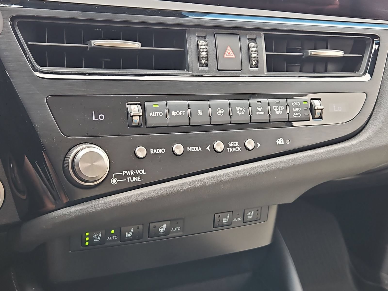 Used 2025 Lexus ES 300h w/ Premium Package FWD image 21