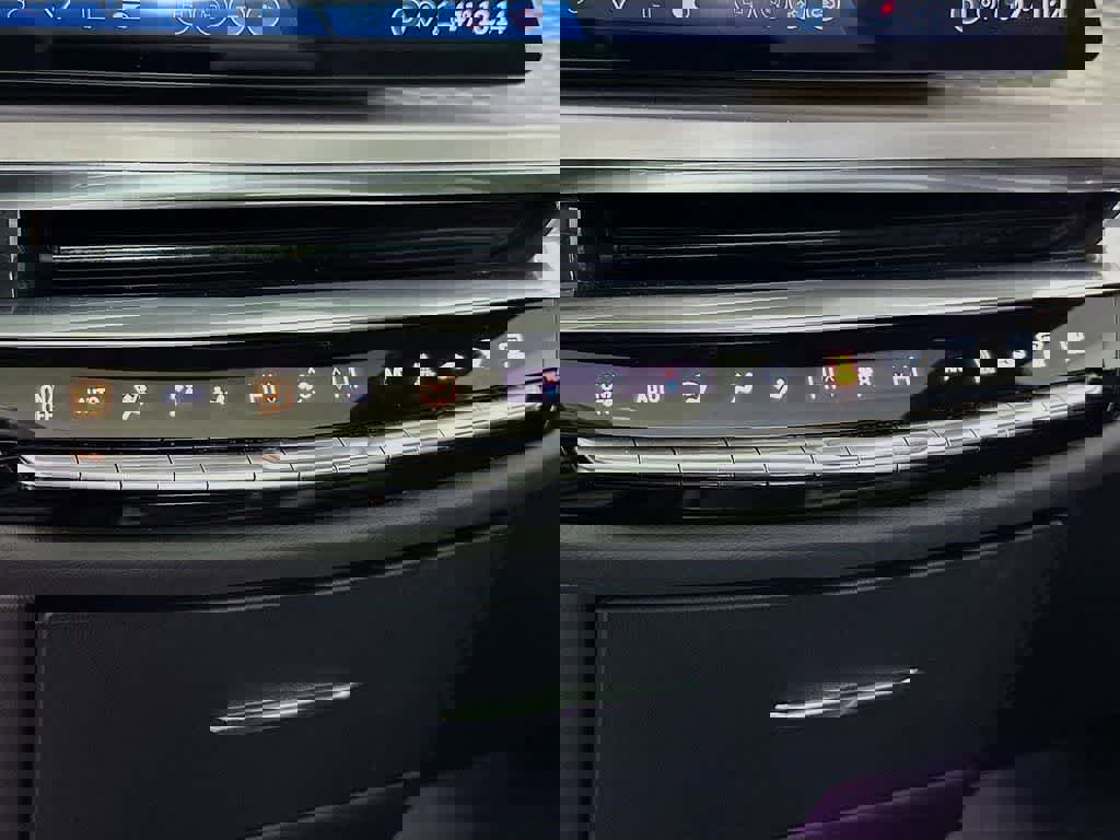 Used 2024 Cadillac Lyriq Luxury w/ LPO, Floor Liner Package image 21