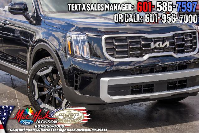 Used 2025 Kia Telluride S FWD image 3