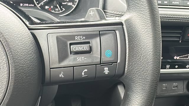 Used 2021 Nissan Rogue SV FWD image 25