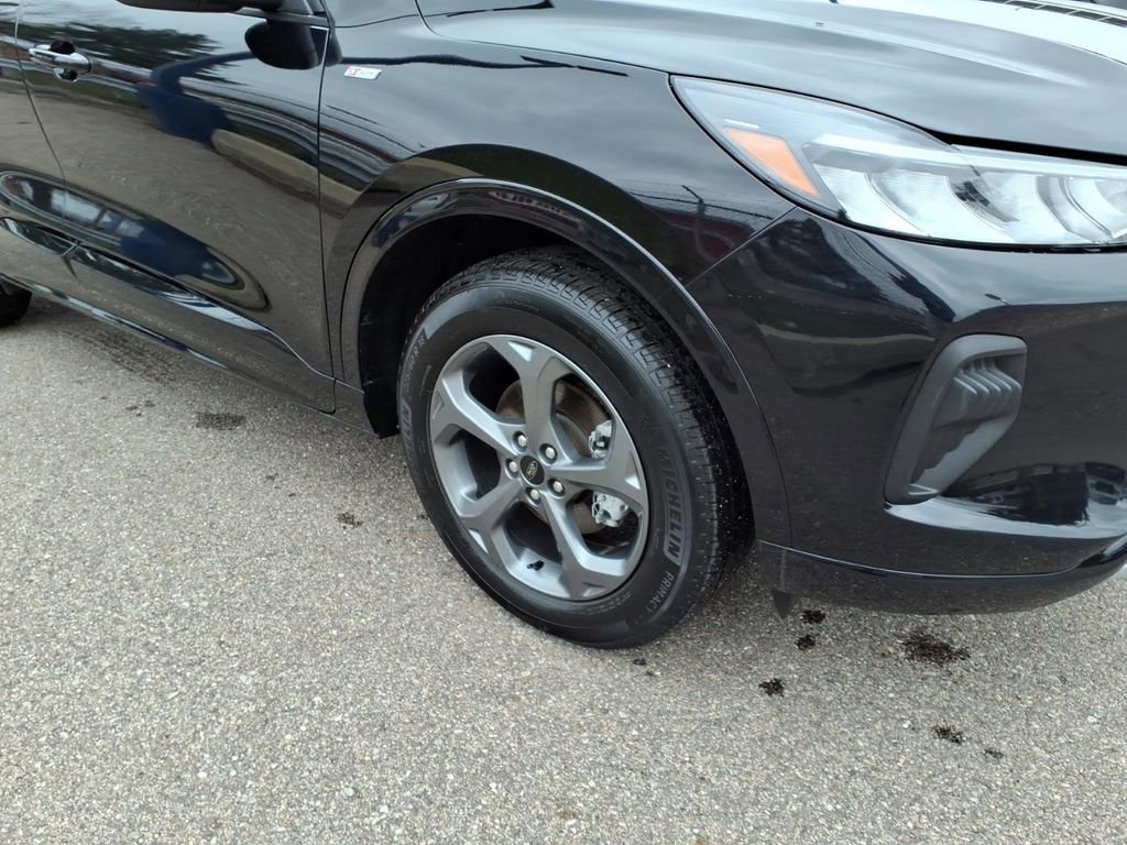 Certified 2024 Ford Escape ST-Line w/ Tech Pack #1 image 8