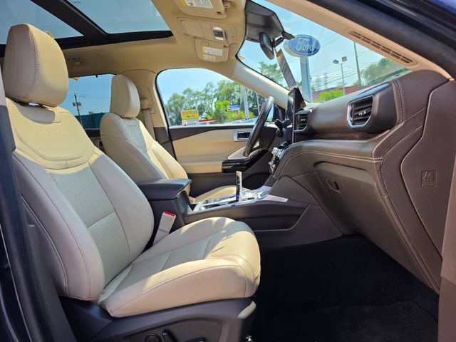 Certified 2023 Ford Explorer Platinum w/ Technology Package AWD/4WD image 14