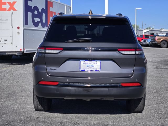 Used 2023 Jeep Grand Cherokee Altitude AWD/4WD image 6