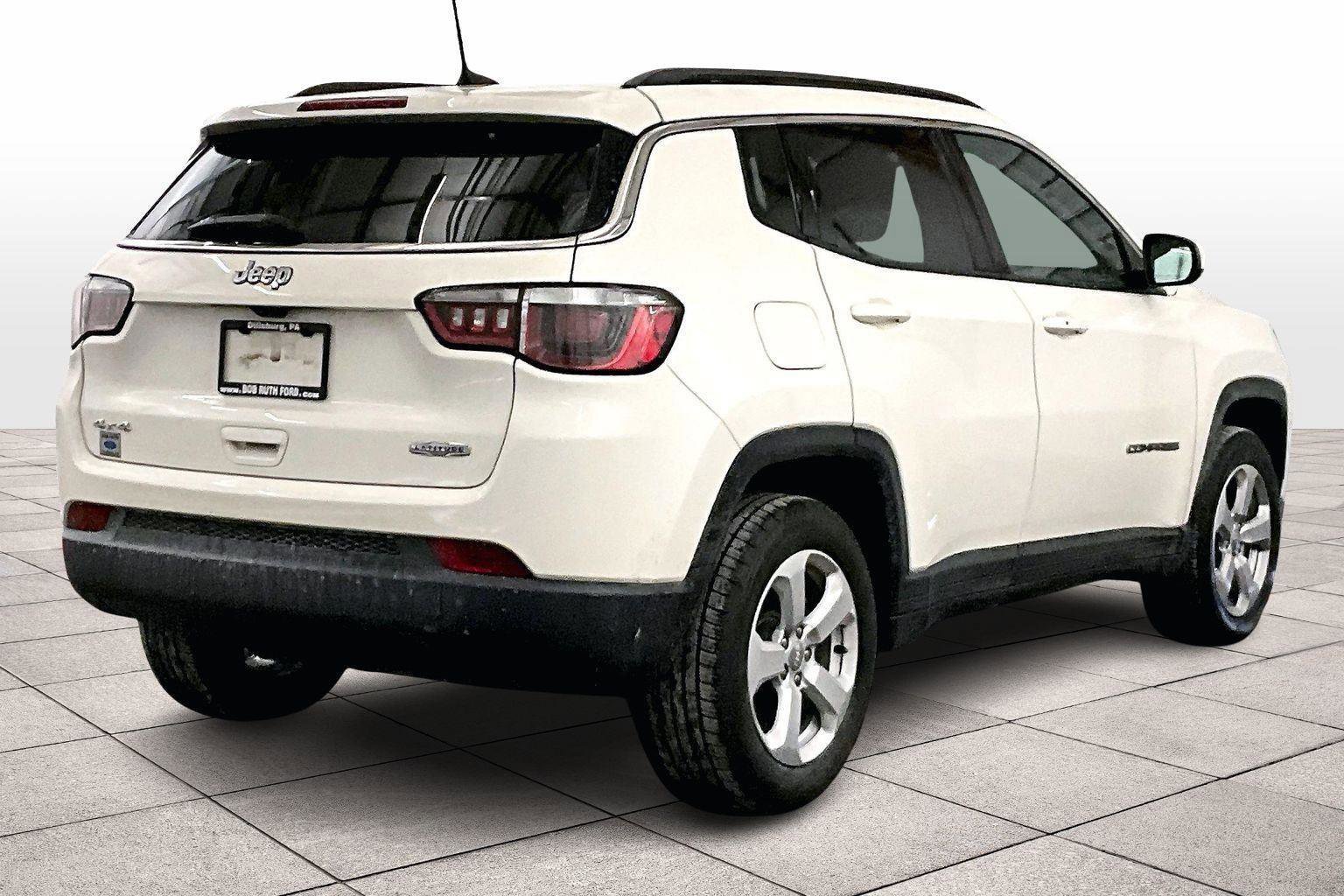 Used 2019 Jeep Compass Latitude image 3