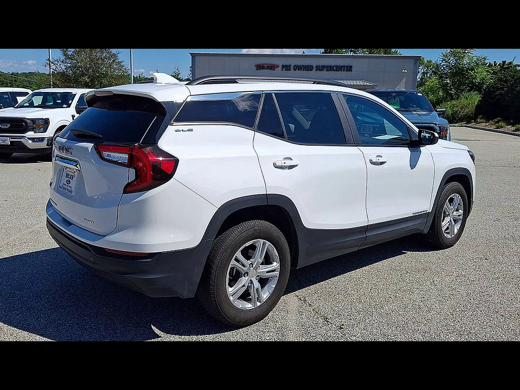 Used 2023 GMC Terrain SLE w/ Driver Convenience Package AWD/4WD image 8