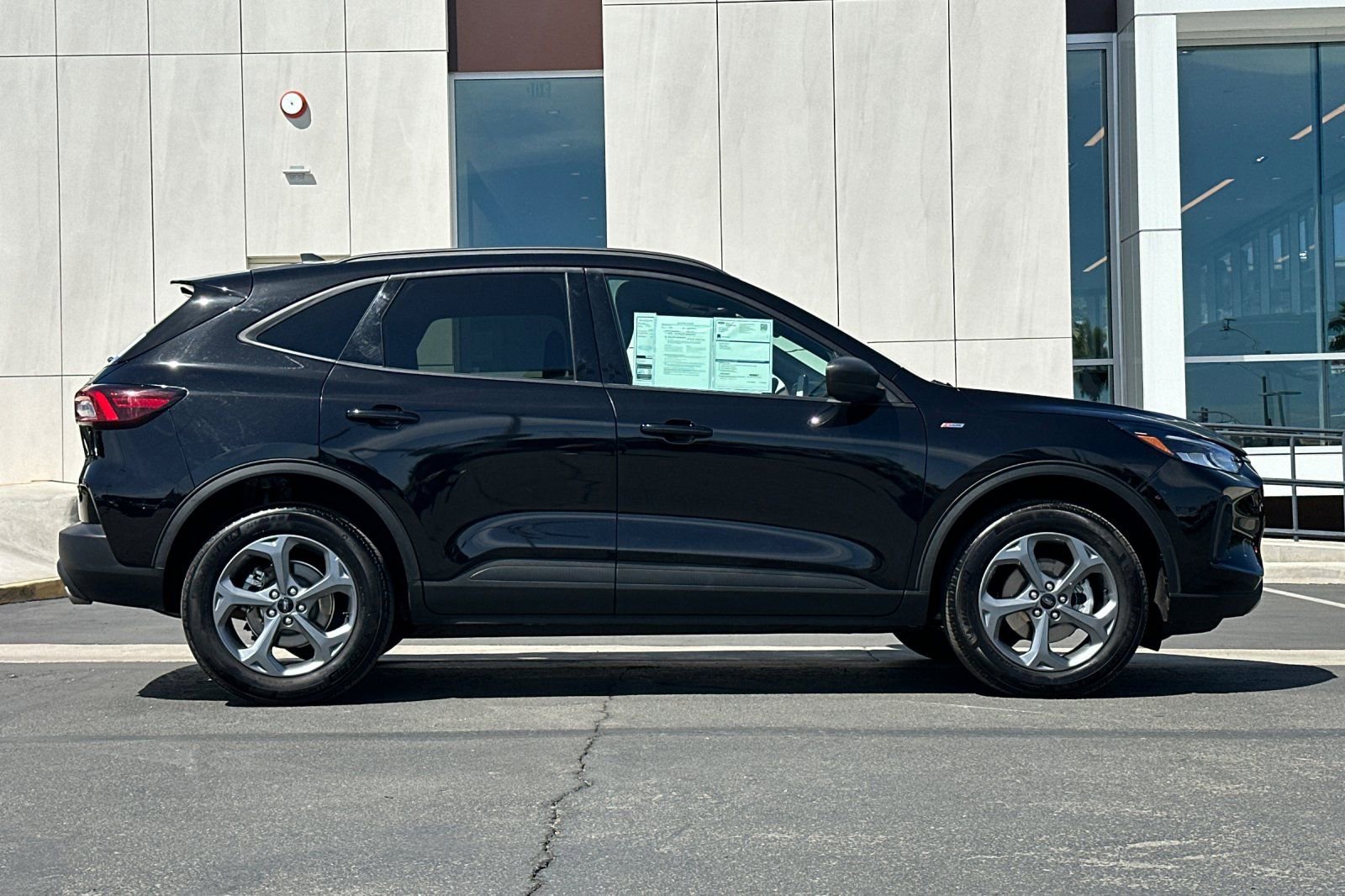 Certified 2025 Ford Escape ST-Line AWD/4WD image 2