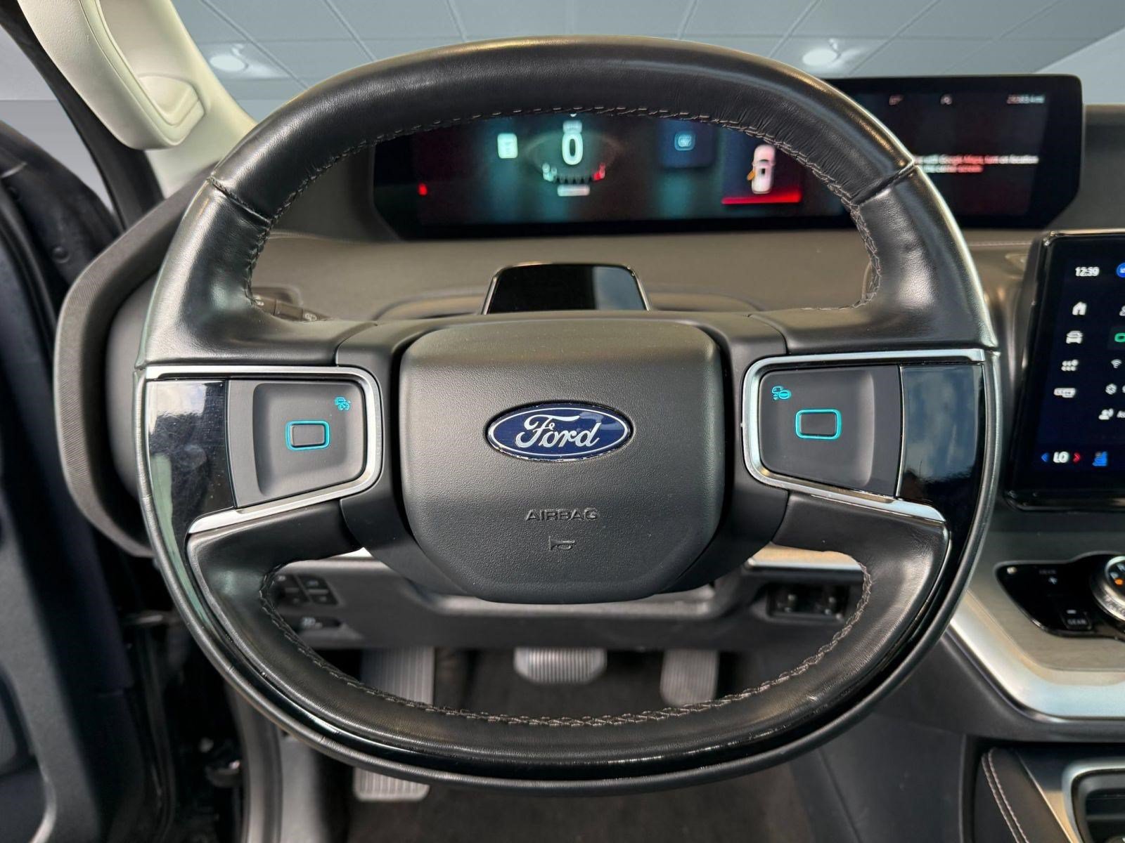 Certified 2025 Ford Expedition Max Platinum AWD/4WD image 11