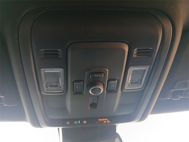 Used 2025 GMC Yukon XL Denali image 24