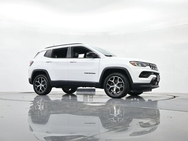 Used 2024 Jeep Compass Latitude AWD/4WD image 35