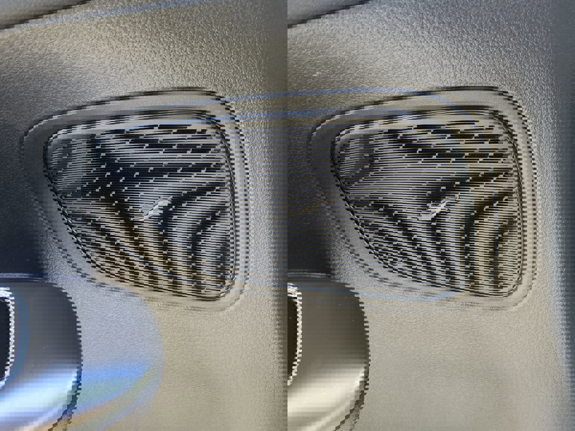 Used 2025 Mercedes-Benz GLC 350e 4MATIC image 42