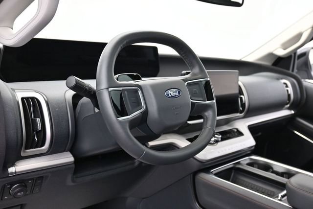 Certified 2025 Ford Expedition Active AWD/4WD image 15