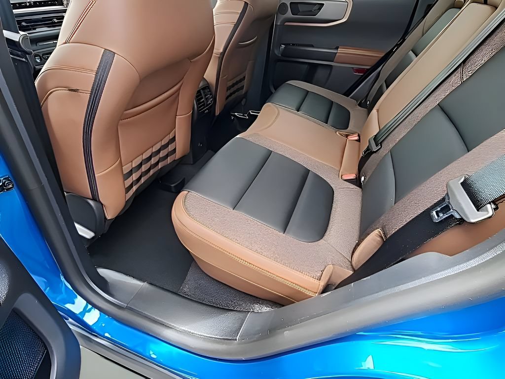 Certified 2025 Ford Bronco Sport Outer Banks w/ Outer Banks Tech Package+ AWD/4WD image 18