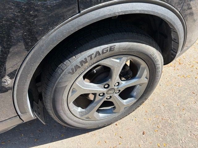 Certified 2025 Ford Escape ST-Line AWD/4WD image 12
