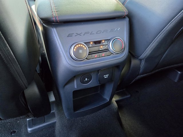 Certified 2025 Ford Explorer ST-Line w/ Premium Package AWD/4WD image 11